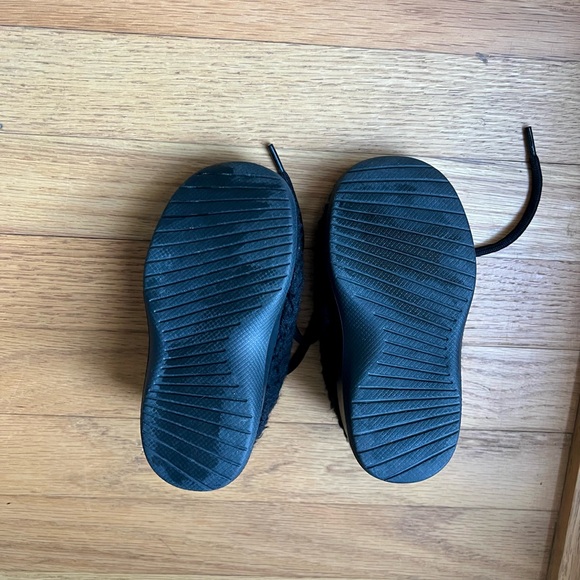 Allbirds Smallbirds Wool Runner Fluff Sneaker- Black, 6- NWB - Picture 4 of 12